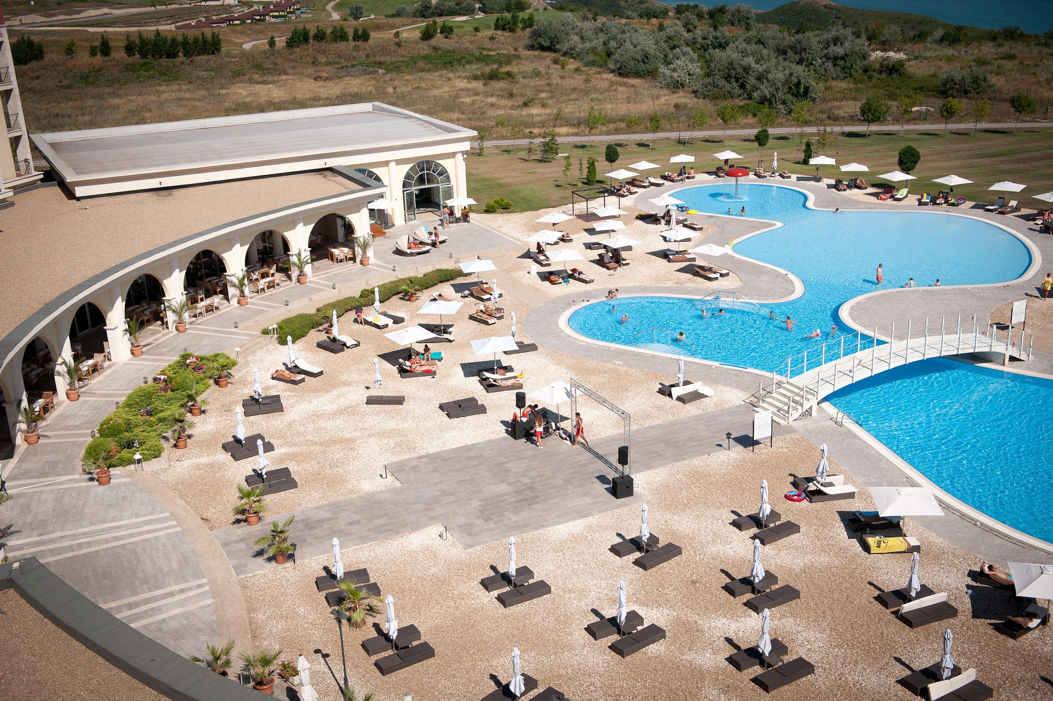 Lighthouse Golf & Spa Hotel Балчик Екстер'єр фото The swimming pool at the hotel