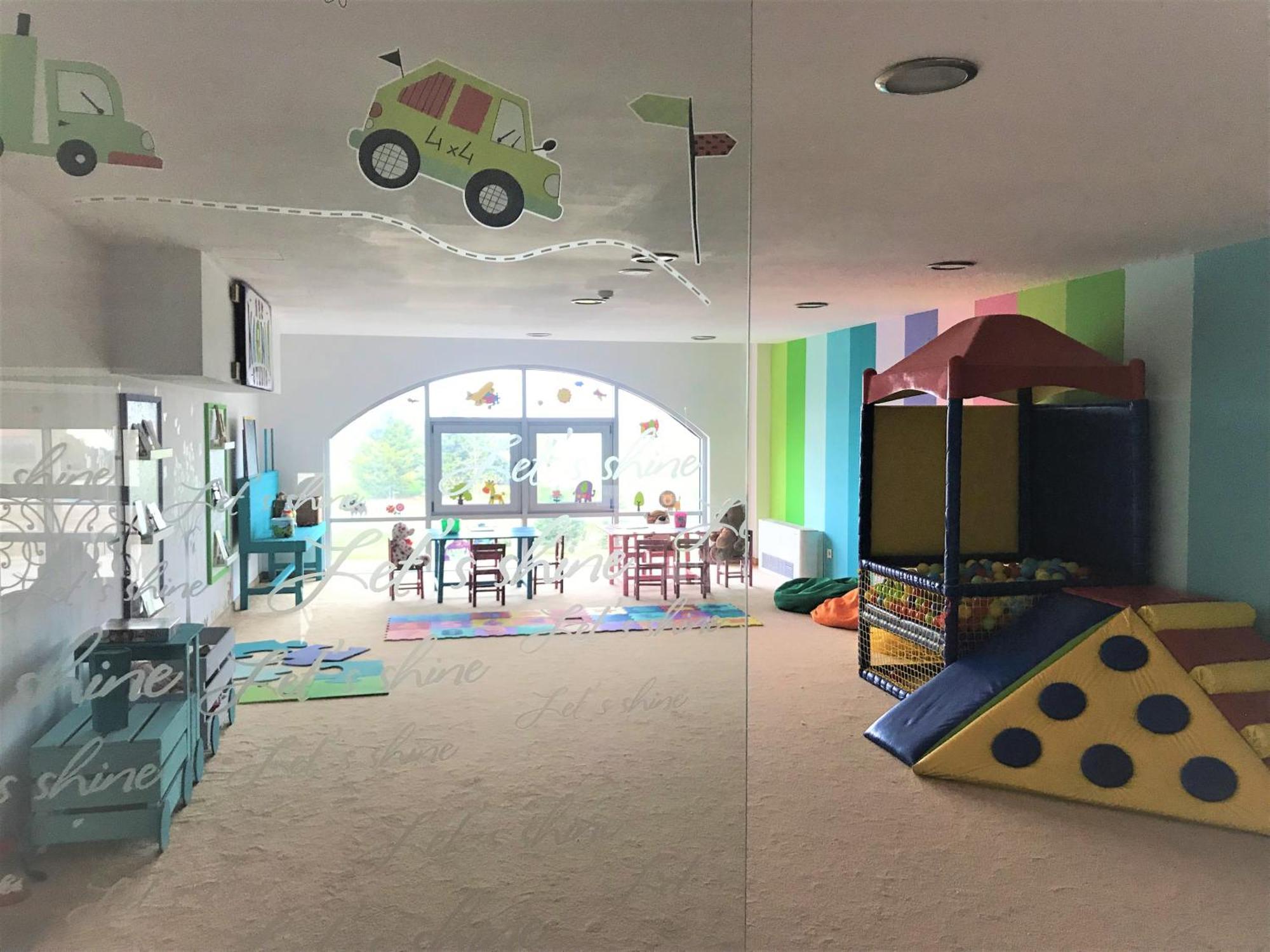 Lighthouse Golf & Spa Hotel Балчик Екстер'єр фото The interior of a typical nursery