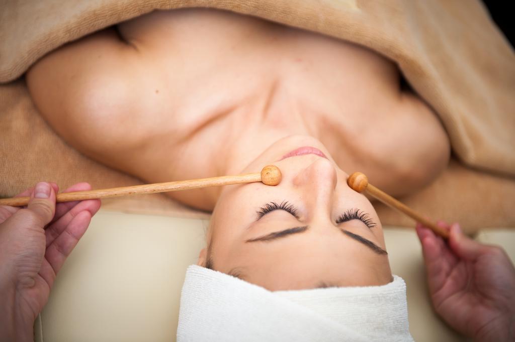 Lighthouse Golf & Spa Hotel Балчик Екстер'єр фото Facial massage with bamboo sticks