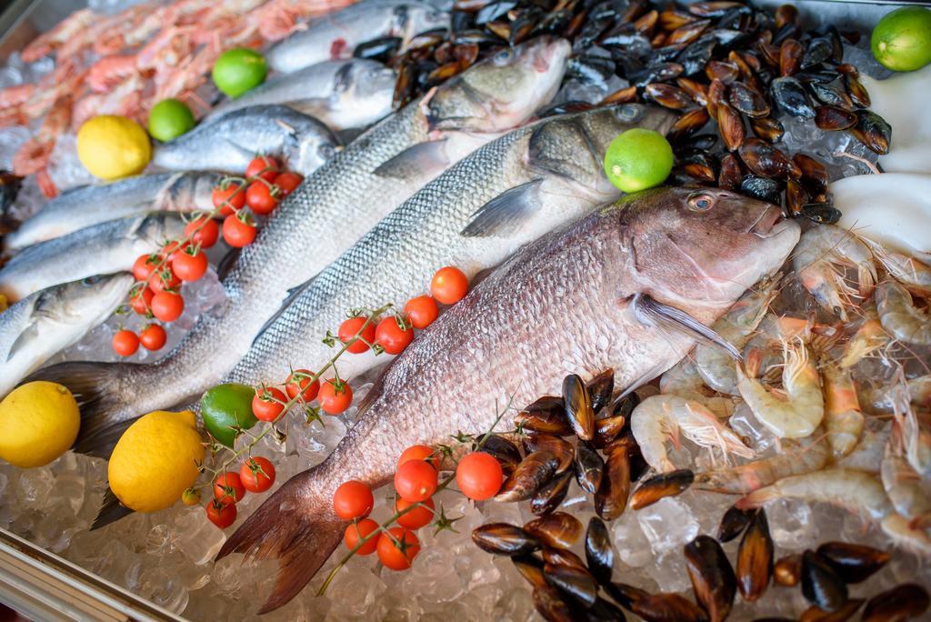 Lighthouse Golf & Spa Hotel Балчик Екстер'єр фото Seafood